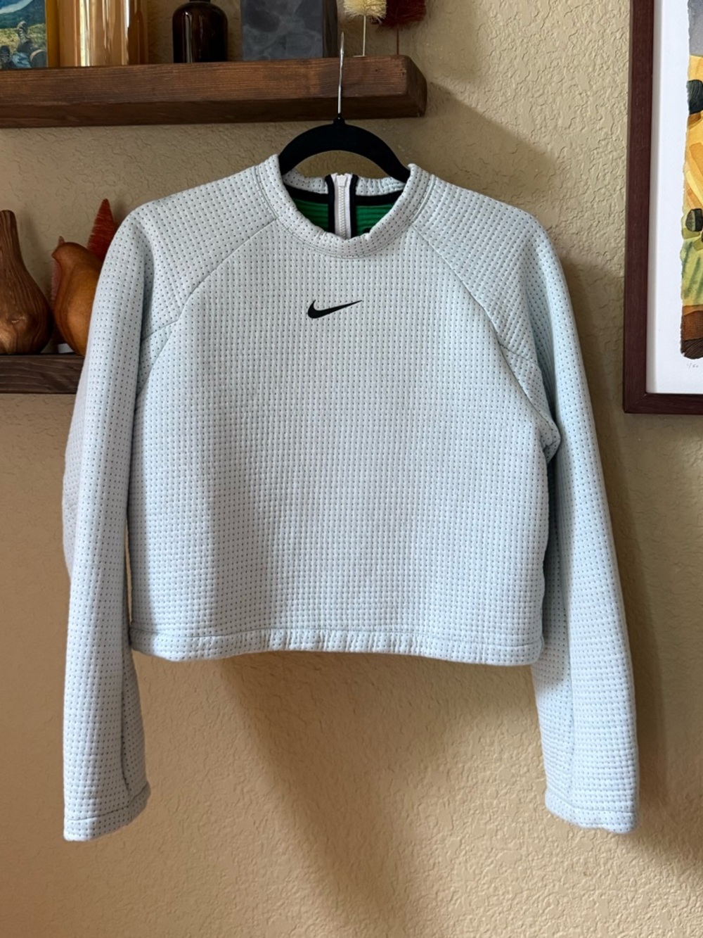 NIKE Women’s Quilted Crop Pullover Top
